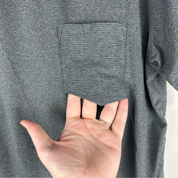 Vuori Men’s Gray Short Sleeve Tradewind Athletic Athleisure Shirt Large FLAWED - Picture 3 of 5